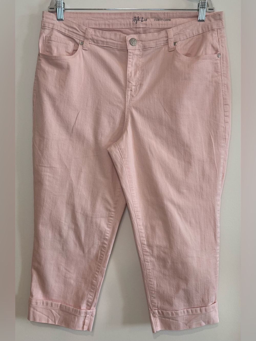 Style & Co. Women’s Curvy Capri Cuffed Stretch Jeans in Light Pink Size 16